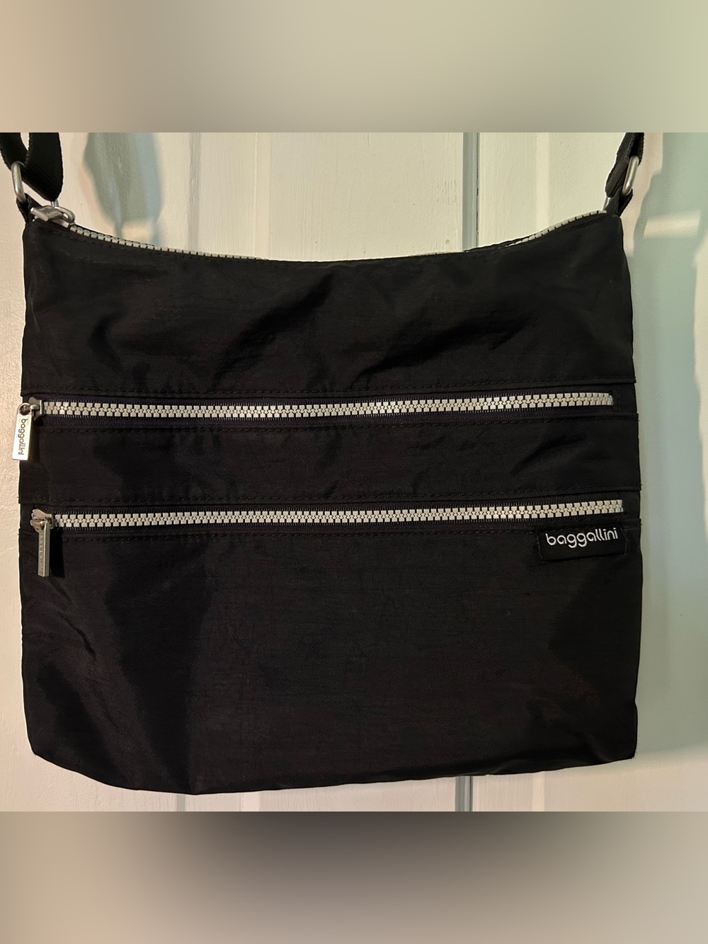 Baggallini Black Crossbody Bag with Silver Zippers